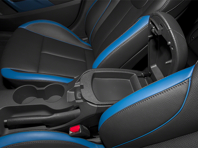 2013 Hyundai Veloster Turbo w/Black