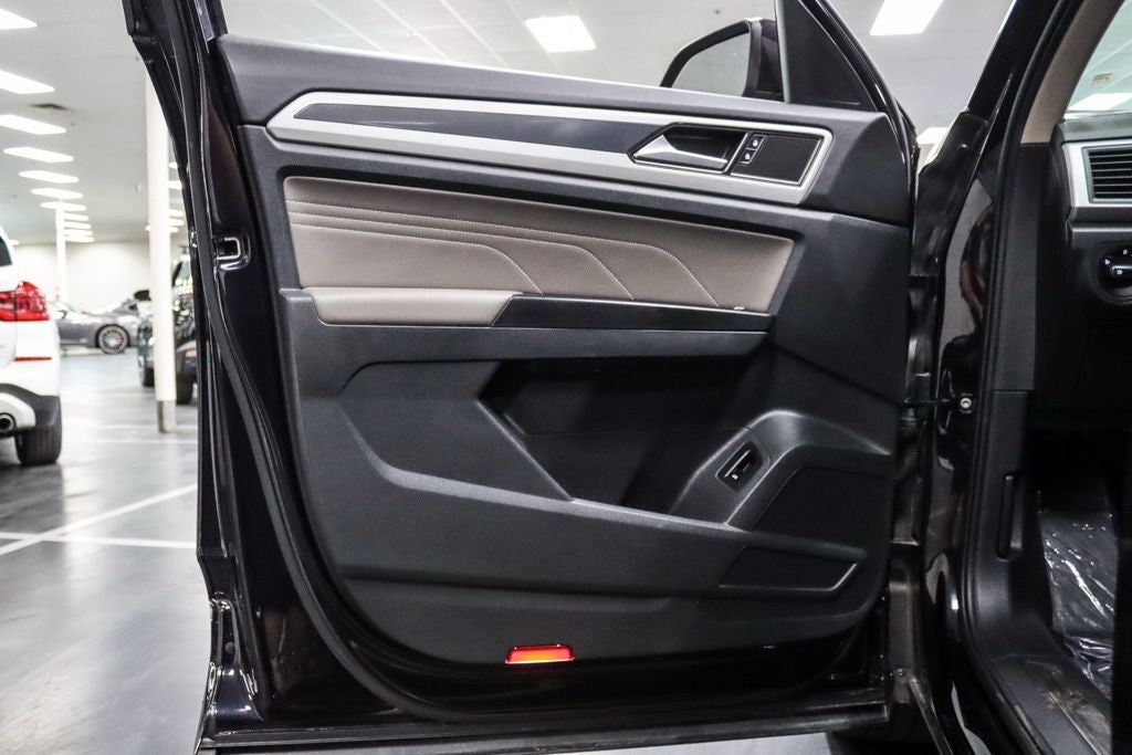 2021 Volkswagen Atlas 3.6L V6 SE w/Technology R-Line