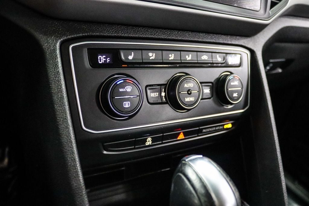 2021 Volkswagen Atlas 3.6L V6 SE w/Technology R-Line