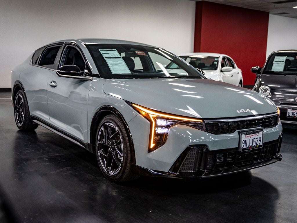 2025 Kia K4 GT-Line