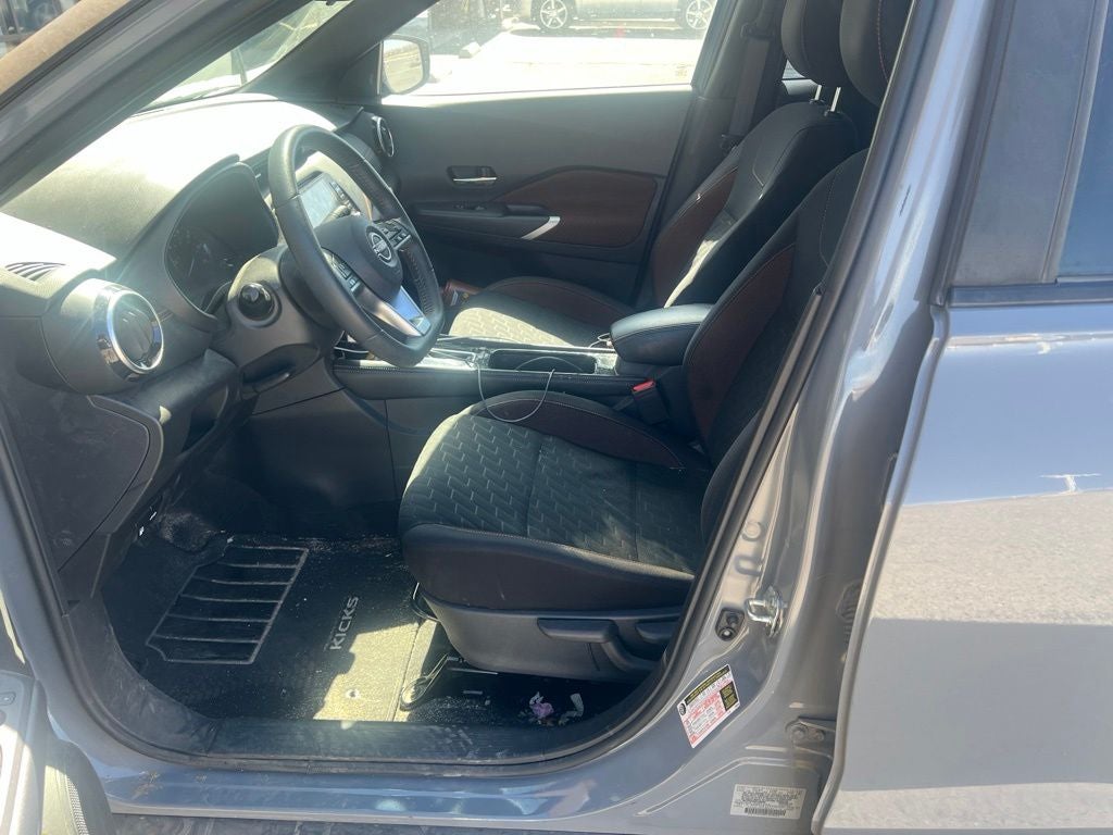 2023 Nissan Kicks SR