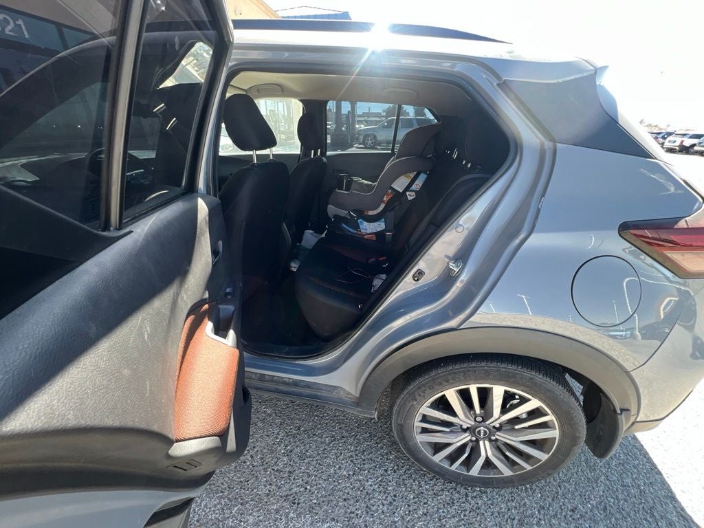 2023 Nissan Kicks SR