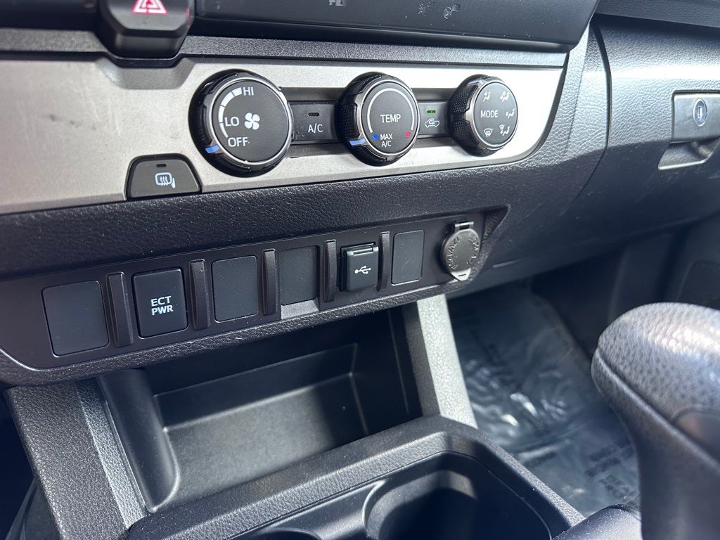 2022 Toyota Tacoma SR