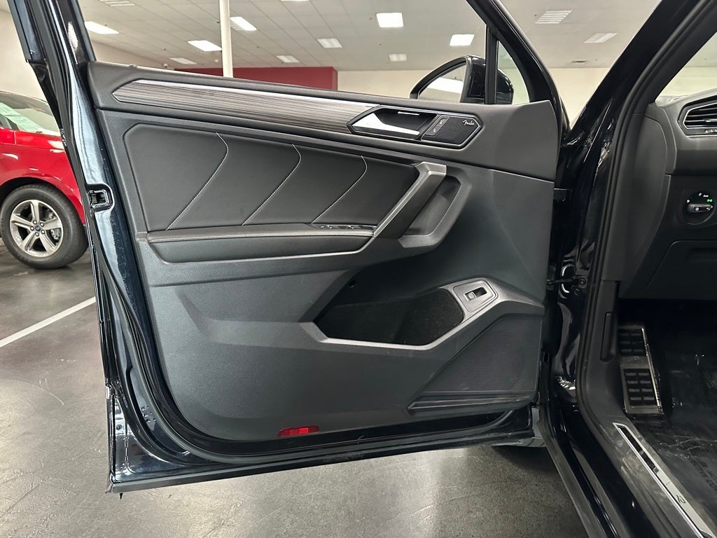 2022 Volkswagen Tiguan 2.0T SEL R-Line