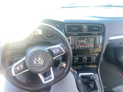 2017 Volkswagen Golf GTI S
