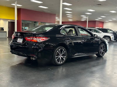 2018 Toyota Camry SE