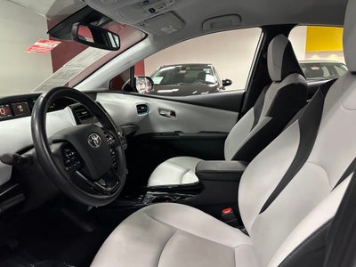 2022 Toyota Prius XLE