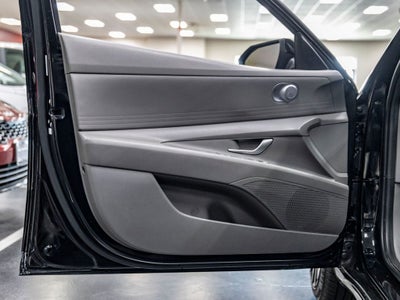 2023 Hyundai Elantra SE