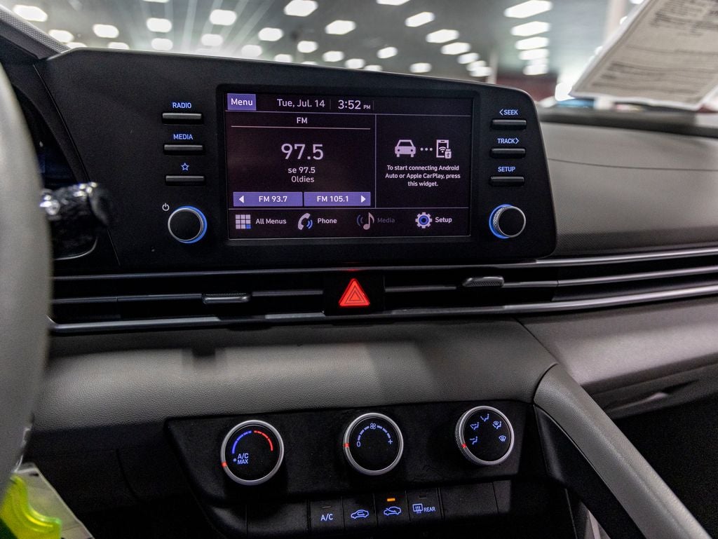 2023 Hyundai Elantra SE