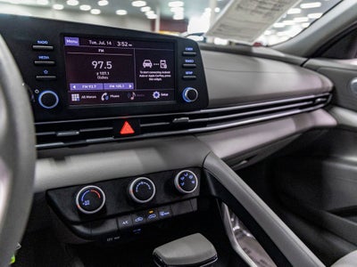 2023 Hyundai Elantra SE