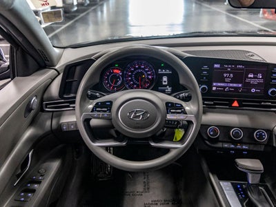 2023 Hyundai Elantra SE