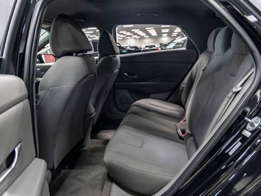 2023 Hyundai Elantra SE