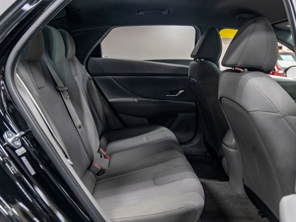 2023 Hyundai Elantra SE