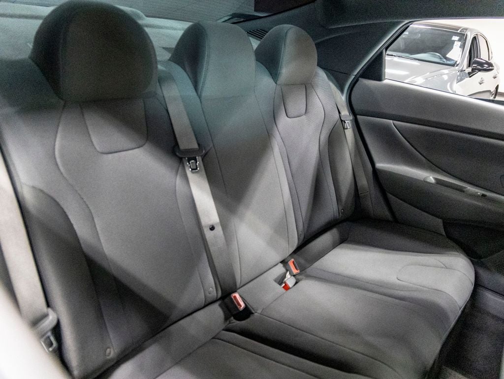 2023 Hyundai Elantra SE