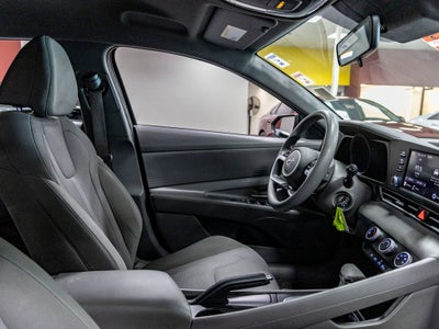 2023 Hyundai Elantra SE