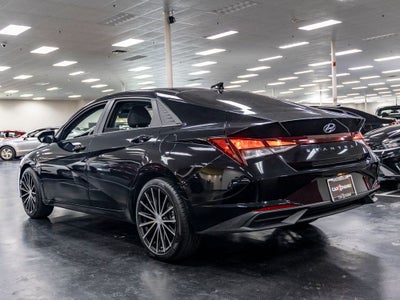 2023 Hyundai Elantra SE
