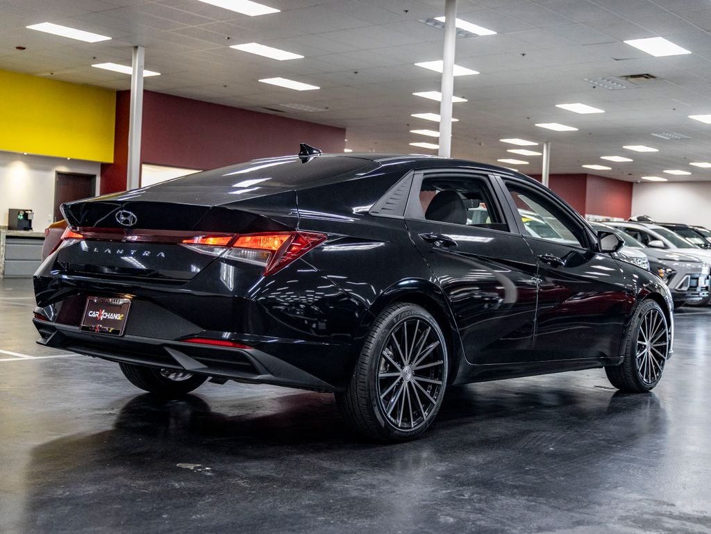 2023 Hyundai Elantra SE