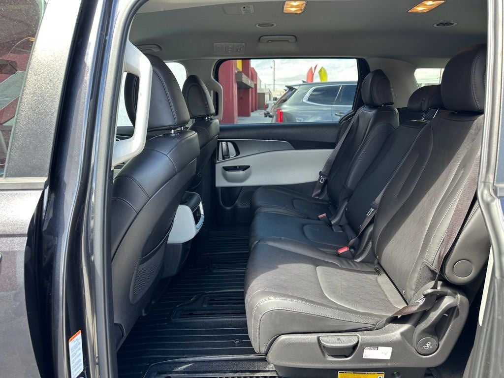 2022 Kia Carnival LXS