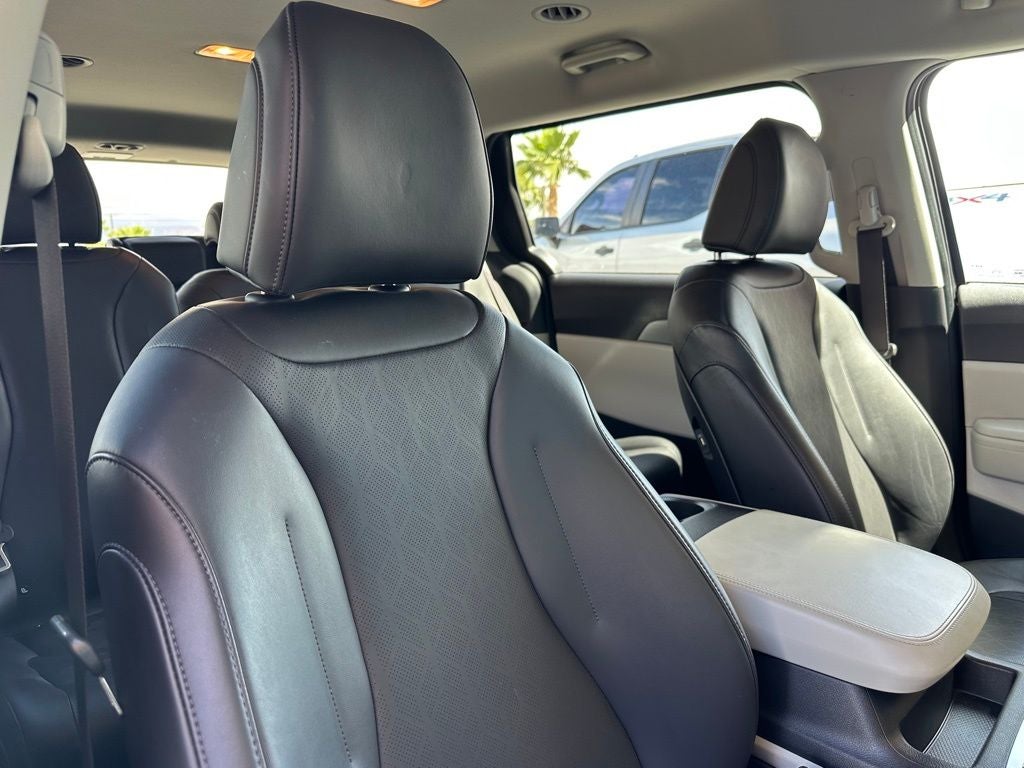 2022 Kia Carnival LXS
