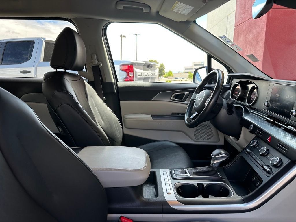 2022 Kia Carnival LXS